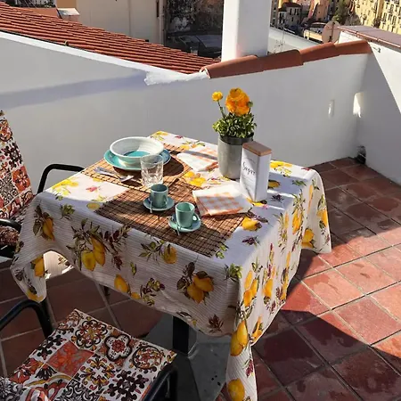 La Terrazza Sui Tetti - Happy